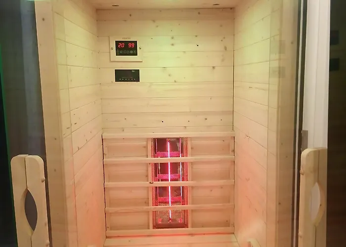 La Parenthèse Impériale Gare à 300 M Balnéo Sauna Metz