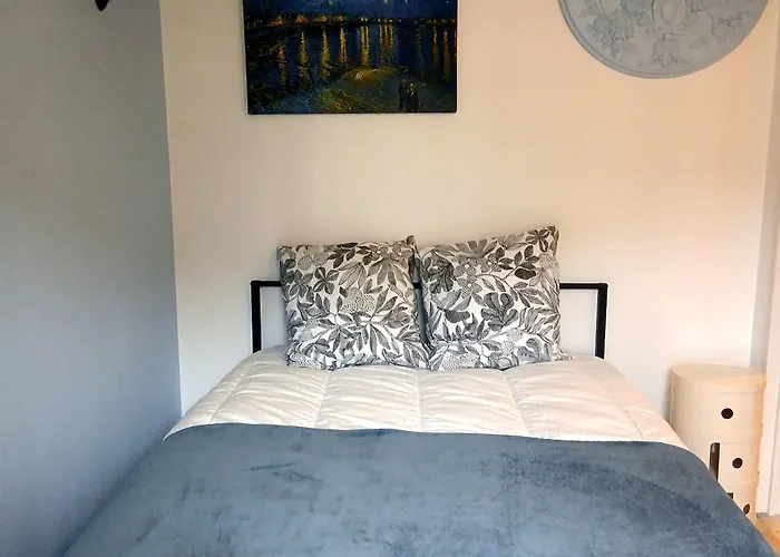 La Parenthèse Impériale Gare à 300 M Balnéo Sauna