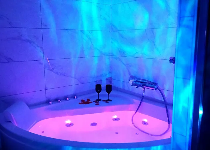 La Parenthèse Impériale Gare à 300 M Balnéo Sauna