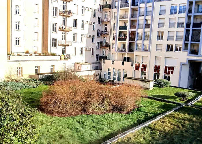 La Parenthèse Impériale Gare à 300 M Balnéo Sauna