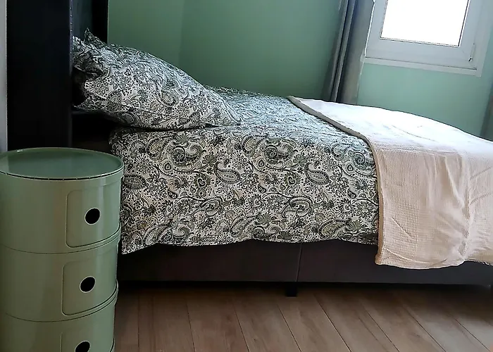 La Parenthèse Impériale Gare à 300 M Balnéo Sauna